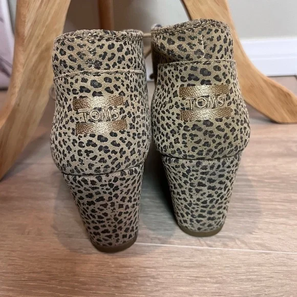 Toms Kala Desert Wedge Suede Ankle Booties Cheetah Leopard Print Size 8 - Picture 6 of 7